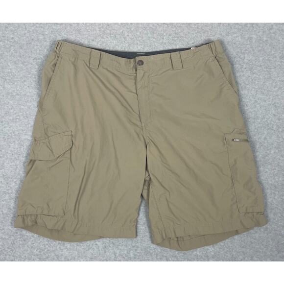 Men's Columbia Sportswear Company‎ Nylon Cargo Shorts Size 42 Khaki - Picture 1 of 6